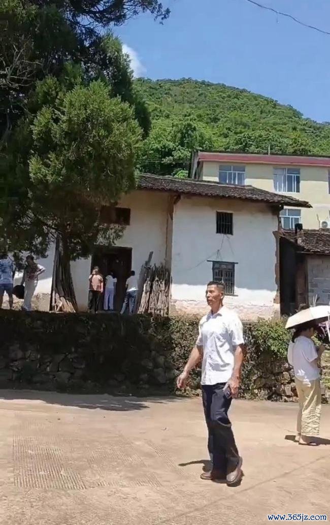 王虹桂林老家每天迎上百游客打卡